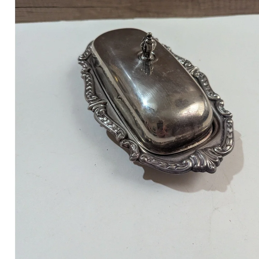 Sheridan Silver Silver‎ plate Butter Dish with Glass Liner Ornate Domed Lid Set